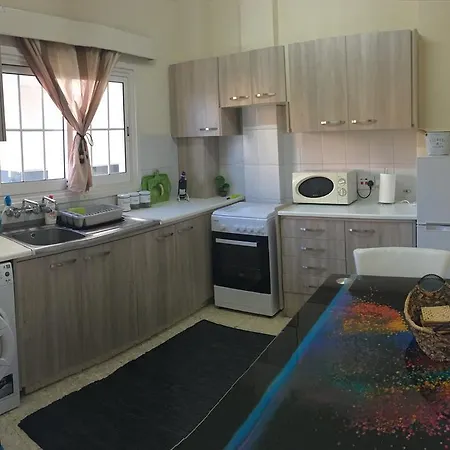 Cozy Holiday Flat In Near Foinikoudes * Larnaca