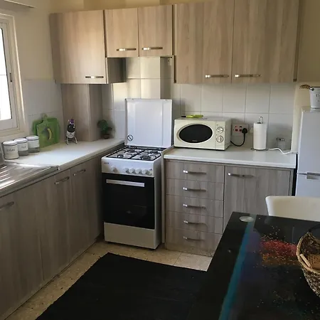 Cozy Holiday Flat In Near Foinikoudes Larnaca