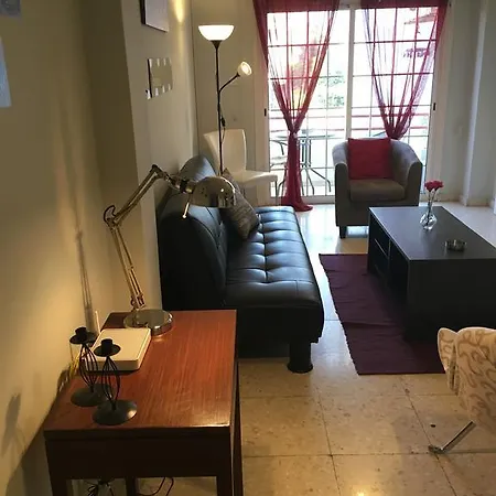 Cozy Holiday Flat In Near Foinikoudes Apartment Larnaca