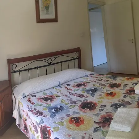 Cozy Holiday Flat In Near Foinikoudes *