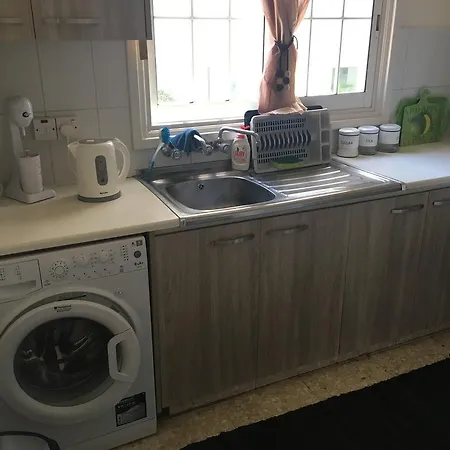 Cozy Holiday Flat In Near Foinikoudes Larnaca